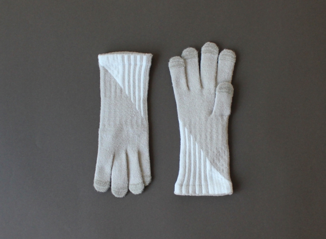 % GLOVES　STRIPE　Beige 90%　White 10%