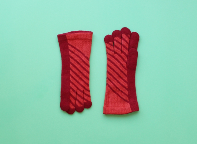 % GLOVES　STRIPE　Red 60%　Orange 40%