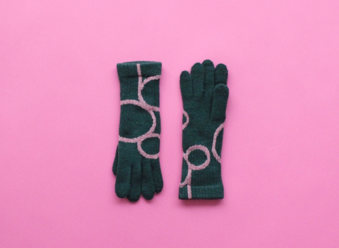 % GLOVES　CONNECT – Dark green 90%　Dark pink 10%