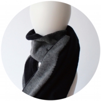 % SCARF BLOCK Black 50% Gray 50%