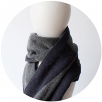 % SCARF BLOCK Navy 50% Gray 50%