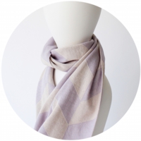 % SCARF POLYGON  Purple 50% Beige 50%