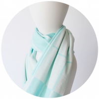 % SCARF CROSS  Light blue 50% White 50%