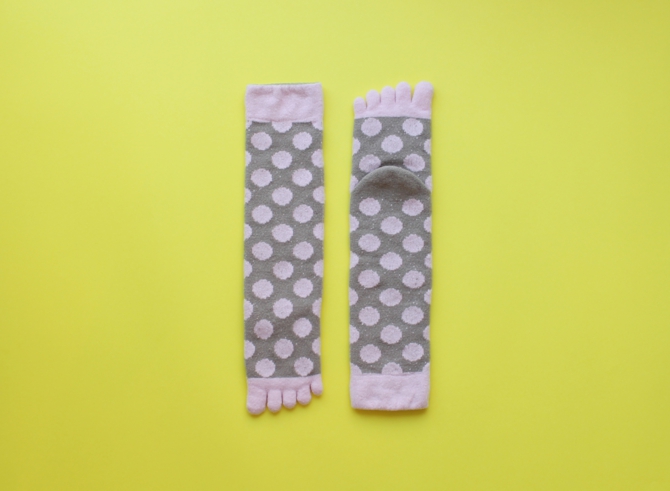 % FIVE TOE SOCKS DOT Pink 70% Brown 30%