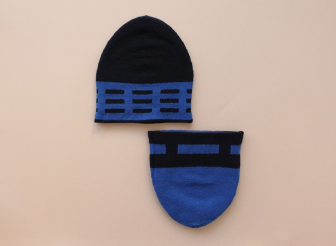 % KNIT CAP LINE Black 70% Blue 30%