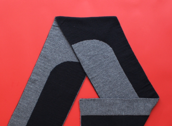 % SCARF BLOCK Gray 50% Black 50%