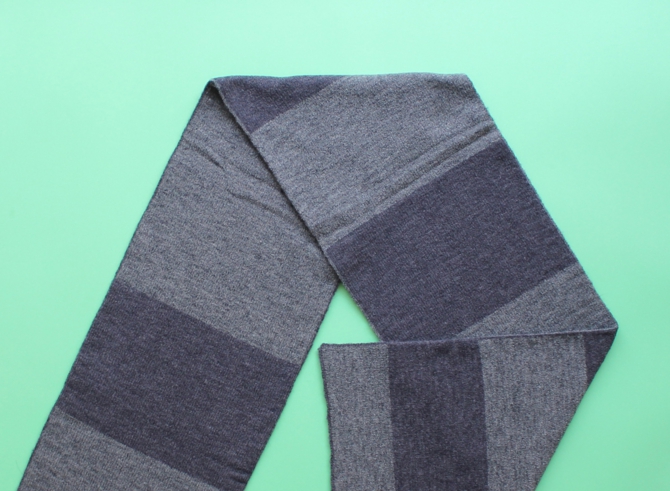 % SCARF STRIPE Navy 50% Gray 50%